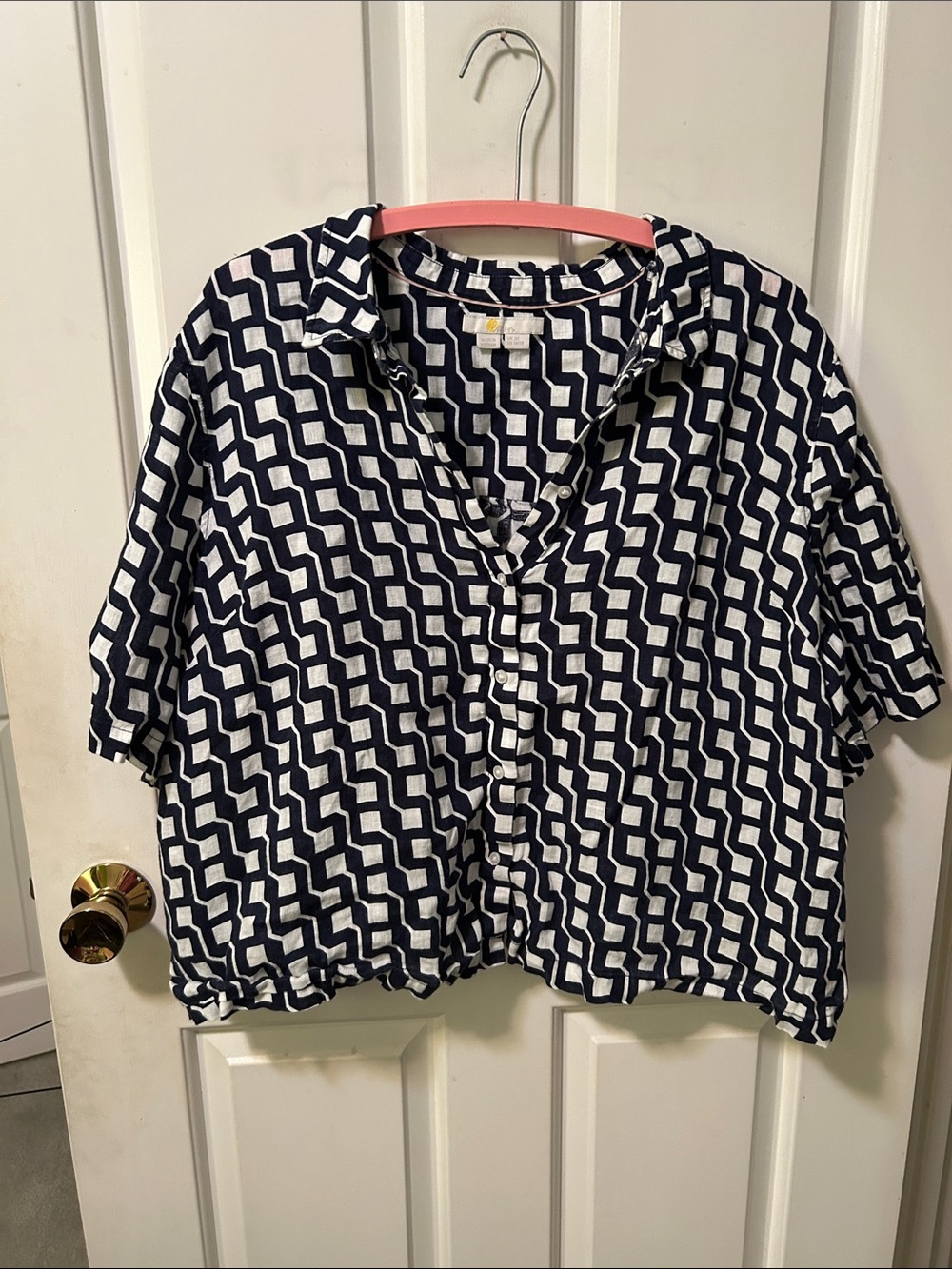 Boden Navy and White Geometric Button-Up short sleeve cropped size 16/18 shirt